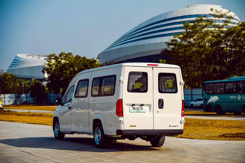 Loginis Cargo van